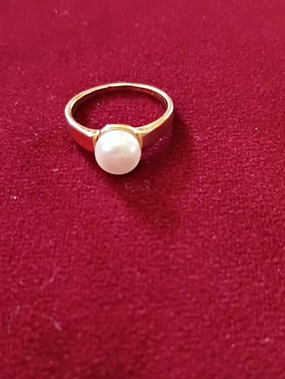 Classic Gold Tone Pearl Ring - White Pearl
